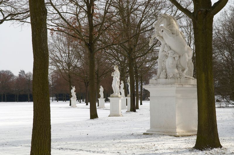 HKH_Skulpturen im verschneiten Park Karlsaue_c_Michael Wiedemann_MA11668